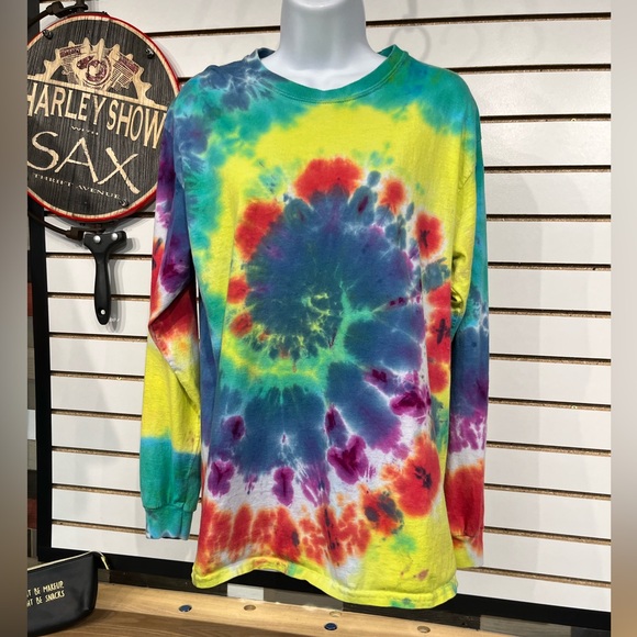 Tie-dyed long-sleeved tee size medium - Picture 2 of 6